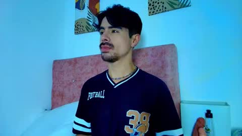 Snapshot of ethan_briggs chatting on January 13, 3:23 am ethan online show from January 13, 3:23 am