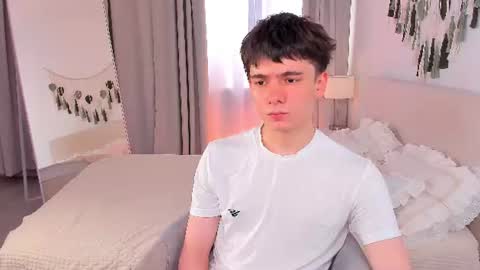 Snapshot of ethan_crowe chatting on July 13, 10:51 am Ethan online show from July 13, 10:51 am