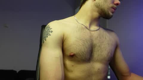 Snapshot of ethan_fyre1 chatting on October 5, 12:25 pm Ethan online show from October 5, 12:25 pm