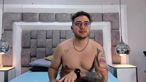 ethan_greys online show from November 15, 4:21 am