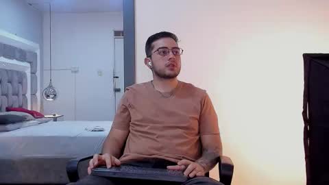 ethan_greys online show from December 22, 3:47 am