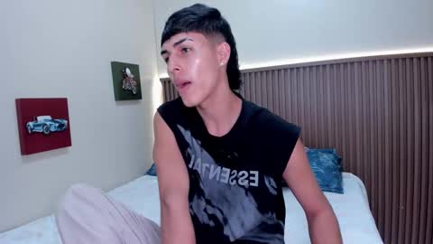 Snapshot of ethan_jamees chatting on February 7, 6:44 pm E T H A N online show from February 7, 6:44 pm