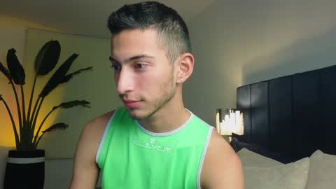 Snapshot of ethan_skiny_ chatting on December 19, 3:07 am Joan online show from December 19, 3:07 am