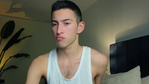 Snapshot of ethan_skiny_ chatting on December 23, 5:17 am Joan online show from December 23, 5:17 am