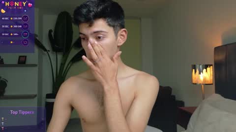 Snapshot of ethan_skiny_ chatting on November 8, 1:17 am Joan online show from November 8, 1:17 am