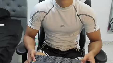 Snapshot of ethan_smitth1 chatting on February 22, 8:42 pm ethan_smitth1 online show from February 22, 8:42 pm