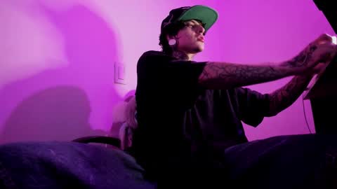 Ethan sykes online show from September 28, 3:23 am