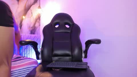 ethancarter_ online show from May 9, 12:21 pm