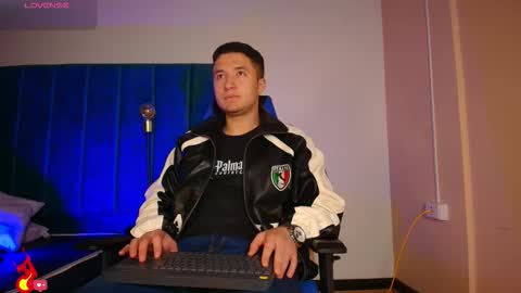 ethanconnor_ online show from October 17, 11:24 am