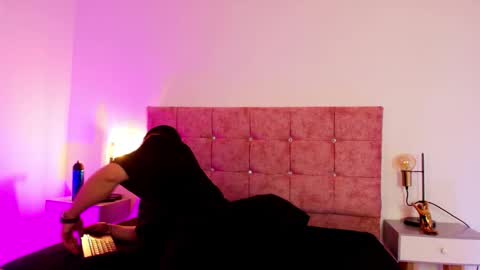 ethanconnor_ online show from January 19, 12:09 pm