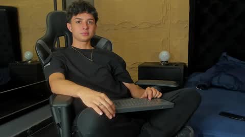 ethanlowell online show from October 27, 10:14 pm