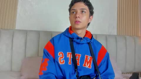 Snapshot of ethanlowell chatting on February 1, 3:49 am ethanlowell online show from February 1, 3:49 am