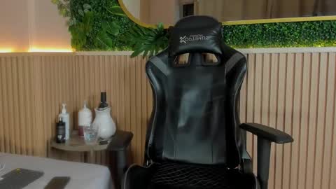 Snapshot of ethanlowell chatting on February 12, 3:34 am ethanlowell online show from February 12, 3:34 am