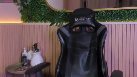 Snapshot of ethanlowell chatting on February 13, 4:19 am ethanlowell online show from February 13, 4:19 am