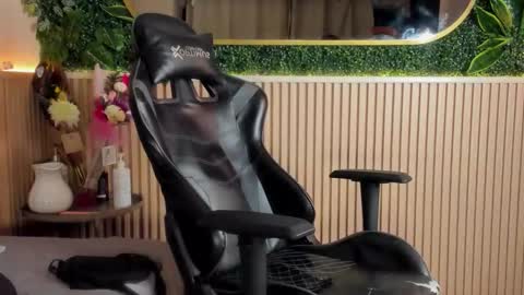 Snapshot of ethanlowell chatting on February 20, 6:26 am ethanlowell online show from February 20, 6:26 am