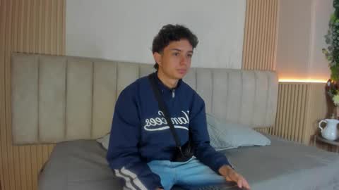 Snapshot of ethanlowell chatting on February 23, 4:32 am ethanlowell online show from February 23, 4:32 am