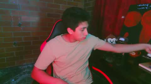 ethann2_ online show from April 2, 7:50 am