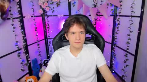 Snapshot of ethansinful chatting on October 11, 8:51 pm Ethan online show from October 11, 8:51 pm