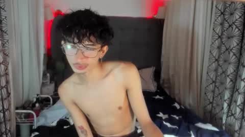 Snapshot of ethereal_ethan chatting on April 21, 4:23 pm Ethan online show from April 21, 4:23 pm