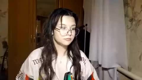 Lily 1st day online show from May 21, 6:48 pm