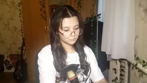 Lily 1st day online show from May 26, 4:25 pm