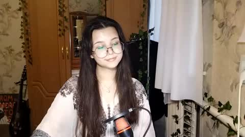 Lily 1st day online show from May 27, 3:20 pm