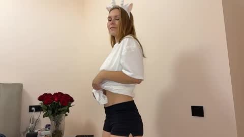 Snapshot of eugenierickel chatting on May 19, 2:23 pm Alice online show from May 19, 2:23 pm