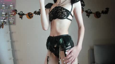 Molly online show from October 24, 8:05 pm