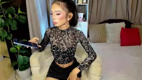Snapshot of euphoric_goddess chatting on May 11, 4:04 pm euphoric_goddess online show from May 11, 4:04 pm