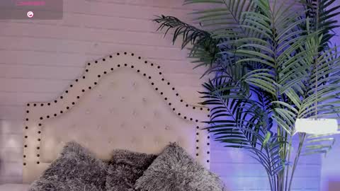 Snapshot of eureekaa chatting on February 23, 8:33 pm  Eurekaa  online show from February 23, 8:33 pm