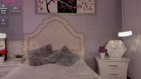 Snapshot of eureekaa chatting on September 27, 2:05 am  Eurekaa  online show from September 27, 2:05 am