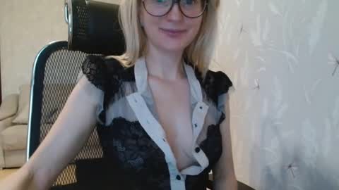 eva2323 online show from October 13, 2:50 pm