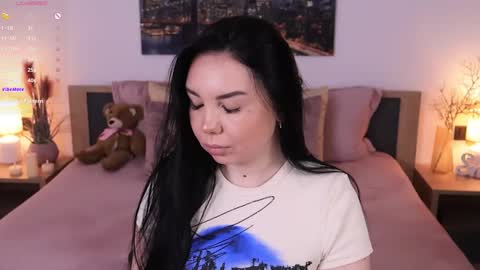 Snapshot of eva__si chatting on March 10, 9:53 am Eva online show from March 10, 9:53 am