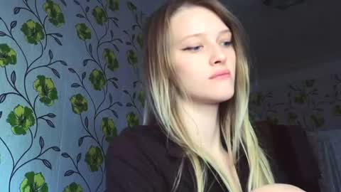 Snapshot of eva_eyre chatting on June 12, 6:34 am Evvie online show from June 12, 6:34 am