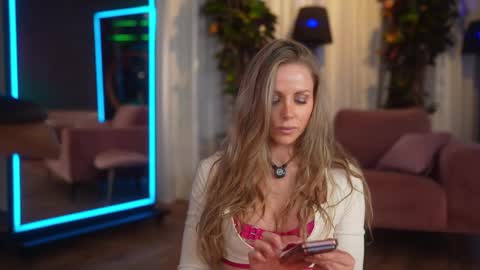 Eva online show from May 15, 7:43 pm