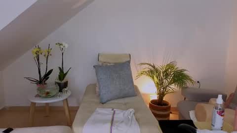 eva_fox43 online show from May 15, 1:45 am