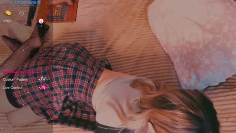 Snapshot of eva_gloss chatting on December 10, 6:01 am Eva online show from December 10, 6:01 am