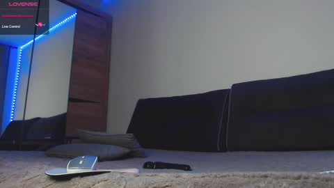 Snapshot of eva_heaven chatting on December 14, 6:12 pm Pantyhose stockings heels. And yesI really have BIG PUSSY LIPS online show from December 14, 6:12 pm