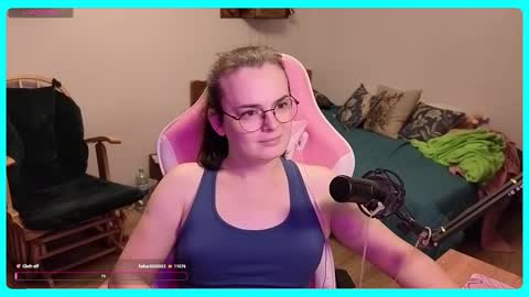 Snapshot of eva_katt chatting on October 17, 11:07 pm Gamer Katt online show from October 17, 11:07 pm