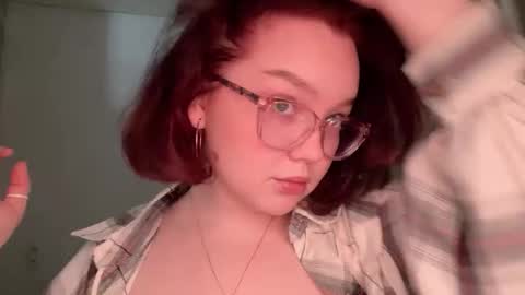 Snapshot of eva_kittenn chatting on February 4, 12:22 pm eva_kittenn online show from February 4, 12:22 pm