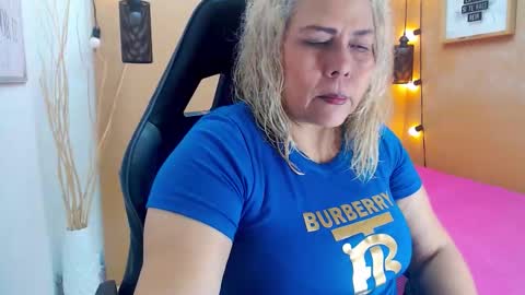 eva_love49 online show from November 17, 12:00 pm