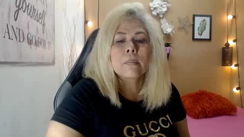 eva_love49 online show from December 1, 12:21 pm