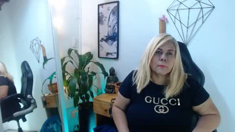 eva_love49 online show from April 2, 6:05 pm