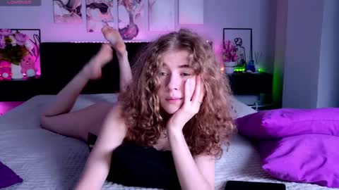 Eva meaw online show from April 29, 7:42 pm