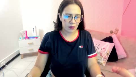 Eva  online show from March 18, 2:53 pm