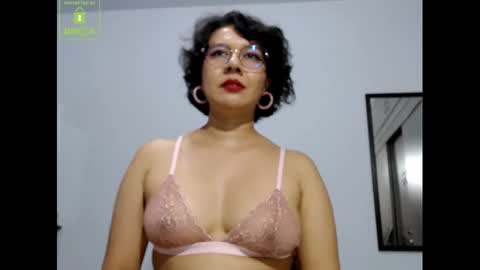 Snapshot of eva_rain01 chatting on December 9, 7:07 pm Eva online show from December 9, 7:07 pm