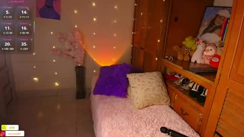 Eva  online show from April 8, 11:10 am