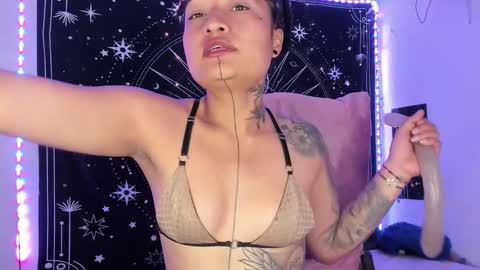 Eva  online show from November 21, 8:02 am