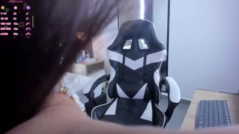 Snapshot of eva_swan_ chatting on February 24, 12:14 pm E V A online show from February 24, 12:14 pm