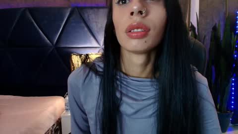 Snapshot of evaa_cloee chatting on October 19, 4:02 am EVA CLOEE online show from October 19, 4:02 am